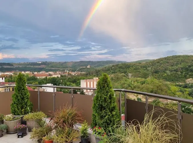 The View * Βελίκο Τίρνοβο